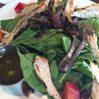 William Jeffrey's Tavern - Spinach salad with chicken - American Near Me - Arlington, Virginia William Jeffrey's Tavern - Spinach salad with chicken - American Near Me - Arlington, Virginia