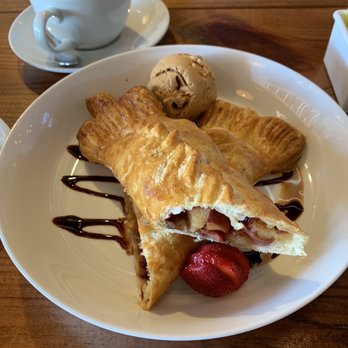 Wolsen Caffe - Apple strudel - Cafes Near Me - Sunny Isles Beach, Florida Wolsen Caffe - Apple strudel - Cafes Near Me - Sunny Isles Beach, Florida