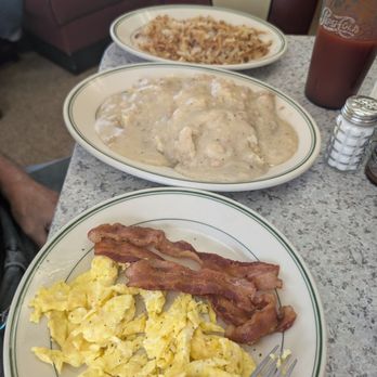 Blue's Cafe - Cafes Near Me - Kankakee, Illinois