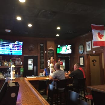 Attic Pizza Parlour - people sitting at the bar - Pizza Near Me - Stoney Creek, Ontario Attic Pizza Parlour - people sitting at the bar - Pizza Near Me - Stoney Creek, Ontario