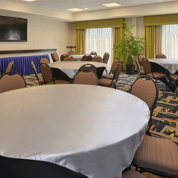 Hampton Inn & Suites Ocala - Meeting Room - Hotels Near Me - Ocala, Florida