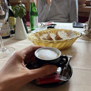 Villa Arcinos - Restaurants Near Me