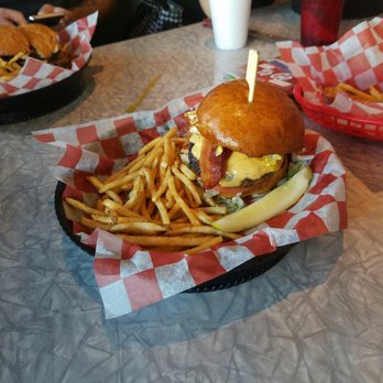 Bubba's 33 - Sunshine burger - Pizza Near Me - Clarksville, Indiana