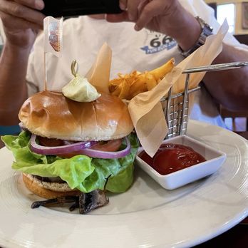 The Turquoise Room - Rt 66 Burger (Gold Canyon Angus Choice) - New American Near Me - Winslow, Arizona
