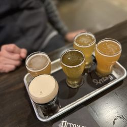 Resonate Brewery + Pizzeria - Hubs $10 beer flight.