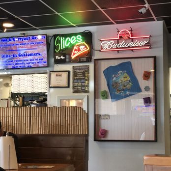 Merlins Pizza - Decor - Pizza Near Me - Destin, Florida