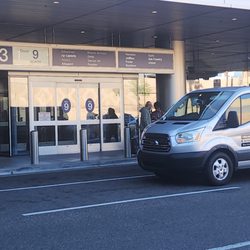 Groome Transportation - This is the location at Phoenix Sky Harbor Airport