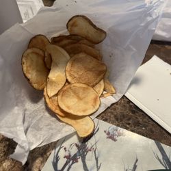 The Lucky Hot Dog - Kettle chips, delicious!!!