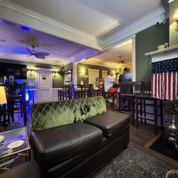 Village Inn & Pub