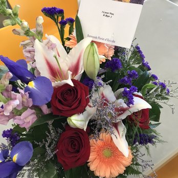 Sunnyside Florist - Flower arrangement - Florists Near Me - Kenosha, Wisconsin