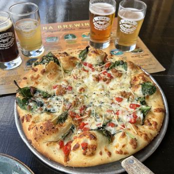 Kona Brewing - 10" kohala pizza and beer flight - Pubs Near Me - Honolulu, Hawaii Kona Brewing - 10" kohala pizza and beer flight - Pubs Near Me - Honolulu, Hawaii