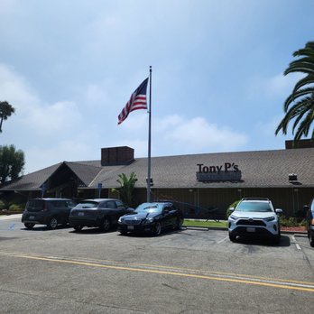 Tony P's Dockside Grill - Parkinh lot and entrance - Sports Bars Near Me - Marina Del Rey, California