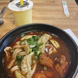 FAN TEA - Ramen and mango smoothie.
