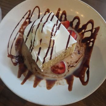 Giana Restaurant - 1 2 3 leches - Pizza Near Me - Easton, Massachusetts