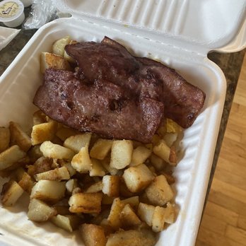 Sunset Grill - steak and potatoes in a styrofoam container - Breakfast & Brunch Near Me - Vaughan, Ontario