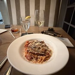 Chicanes Restaurant & Bar