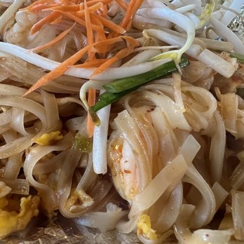Lucky Noodles - Pad Thai with shrimp. - Thai Near Me - Denver, Colorado Lucky Noodles - Pad Thai with shrimp. - Thai Near Me - Denver, Colorado