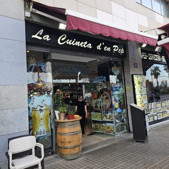 La Cuineta D'en Pep - Front of restaurant - Spanish Near Me - Barcelona, B La Cuineta D'en Pep - Front of restaurant - Spanish Near Me - Barcelona, B