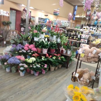 Safeway - a flower shop with lots of flowers - Grocery Near Me - Felton, California Safeway - a flower shop with lots of flowers - Grocery Near Me - Felton, California
