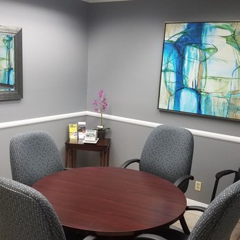 Prominent Escrow Services - Prominent Escrow's newly renovated Fountain Valley conference room. - Real Estate Services Near Me - Costa Mesa, California