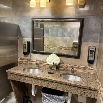 Parea Restaurant - Woman's bathroom - New American Near Me - Valparaiso, Indiana Parea Restaurant - Woman's bathroom - New American Near Me - Valparaiso, Indiana