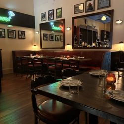 St Pizza - Dining area