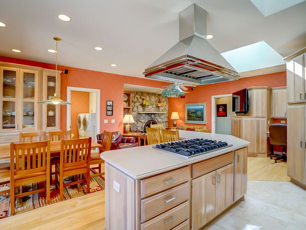 CATHY & TOM HANNES RESTAINO & ASSOCIATES REALTORS 47 Photos 26