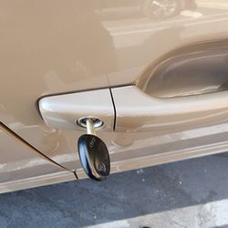 Lockworx - Key stuck in the passenger side door lock cylinder.