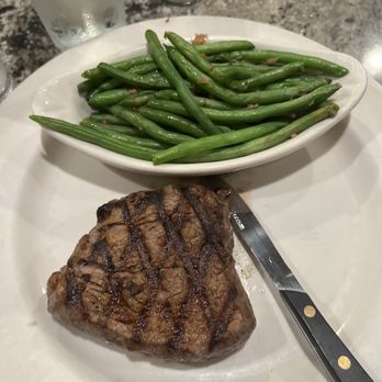 Lewis and Clark's - Steak and bacon with green beans - American Near Me - St Charles, Missouri Lewis and Clark's - Steak and bacon with green beans - American Near Me - St Charles, Missouri