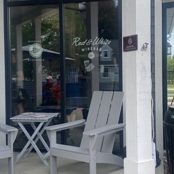 Red & White Winebar - two chairs and a table - Wine Bars Near Me - Waunakee, Wisconsin