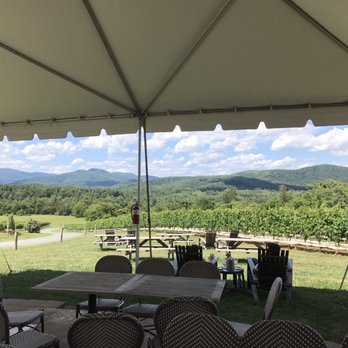 Stinson Vineyards - Wineries Near Me - Crozet, Virginia