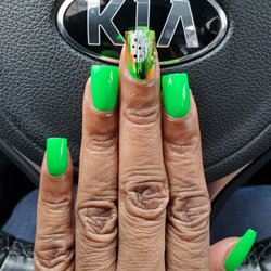 Sola Salon Studios - #welcomeSPRING #anhsnails #greentwice