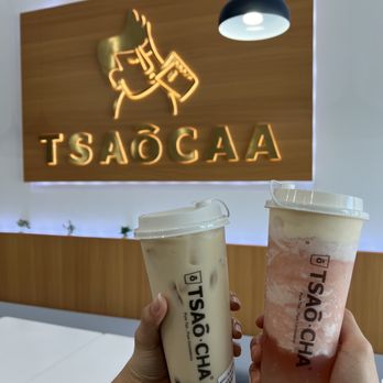 Tsaocaa - Peach oolong milk tea & lychee green tea w/ crystal pearls - Bubble Tea Near Me - Tampa, Florida