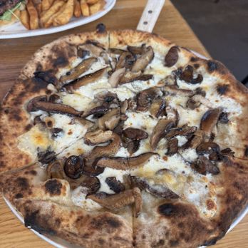 Wood Stack Pizza Kitchen - Metuchen - Pizza Near Me - Metuchen, New Jersey Wood Stack Pizza Kitchen - Metuchen - Pizza Near Me - Metuchen, New Jersey