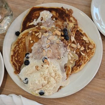Social Kitchen & Bar - Ricotta pancakes - New American Near Me - Birmingham, Michigan