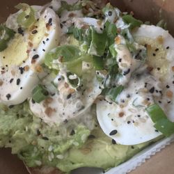 Greens on Your Way - Avocado toast avocado