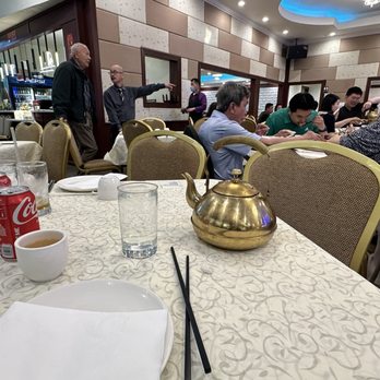 Asian Pearl Kitchen - Restaurant table - Dim Sum Near Me - Richmond, California