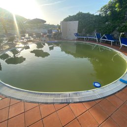 A green dirty pool that should be blue...