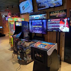 WingHouse Bar & Grill - Games