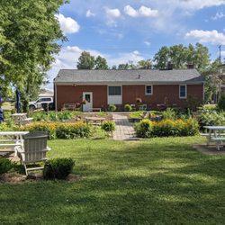 Little Ice cream House - Our back garden Patio