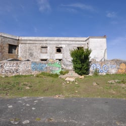 Observatorio de Monteventoso - Restos vandalizados del observatorio.