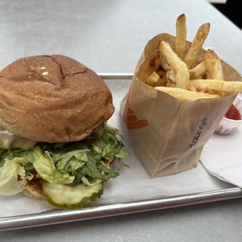 Burger Lounge - The "Classic" - Burgers Near Me - La Jolla, California