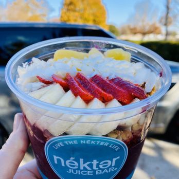 Nekter Juice Bar - Dragon fruit bowl - subbed out strawberry & pineapple for mango & blueberry. My fave. YUM! GET IT! :).. - Juice Bars & Smoothies Near Me - Irving, Texas Nekter Juice Bar - Dragon fruit bowl - subbed out strawberry & pineapple for mango & blueberry. My fave. YUM! GET IT! :).. - Juice Bars & Smoothies Near Me - Irving, Texas