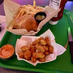 Misfits - WISCONSIN BURGER, Side French Fries, CHEESE CURDS