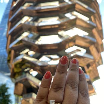 Sea Wave Diamonds - At Vessel, Hudson Yards, New York City - Jewelry Near Me - New York, New York Sea Wave Diamonds - At Vessel, Hudson Yards, New York City - Jewelry Near Me - New York, New York