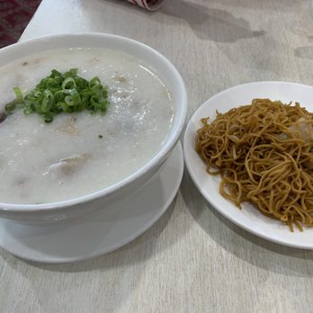 Fung Wong - Breakfast Combo #C1 - Soy Sauce Chow Mein with Pork with Preserved Egg Porridge - Chinese Near Me - San Francisco, California Fung Wong - Breakfast Combo #C1 - Soy Sauce Chow Mein with Pork with Preserved Egg Porridge - Chinese Near Me - San Francisco, California