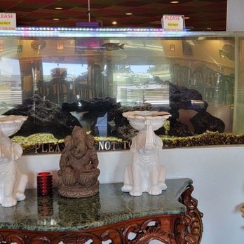 Himalayan Curry and Grill - Fish tank entrance - Indian Near Me - San Diego, California Himalayan Curry and Grill - Fish tank entrance - Indian Near Me - San Diego, California