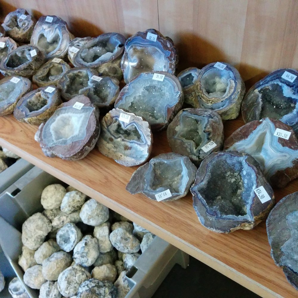 Ginkgo Gem Shop - Did I mention all the geodes? - Hobby Shops Near Me - Vantage, Washington