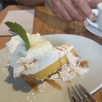 Nirvana by Chef Lindsay - Kyelime pie - Comfort Food Near Me - Laguna Beach, California Nirvana by Chef Lindsay - Kyelime pie - Comfort Food Near Me - Laguna Beach, California