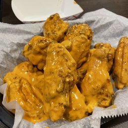 Buffalo blue cheese. Perfectly crispy, sauce is excellent Buffalo blue cheese. Perfectly crispy, sauce is excellent